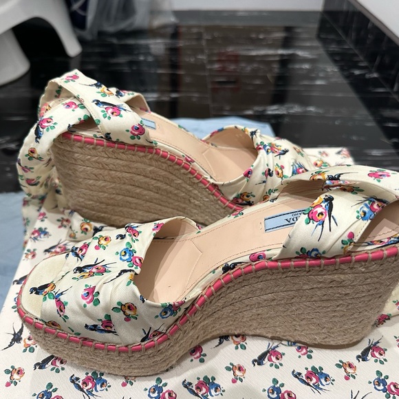 Prada espadrilles with scarf tie. - Picture 4 of 7